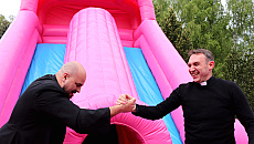 Dzień Wdzięczności w Hosianum. Rodzinny piknik w seminarium Dzień Wdzięczności w Hosianum. Rodzinny piknik w seminarium